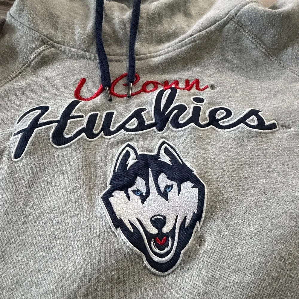 UConn Huskies Womens Medium Hoodie Colosseum Gray Fleece Funnel Neck Sweatshirt